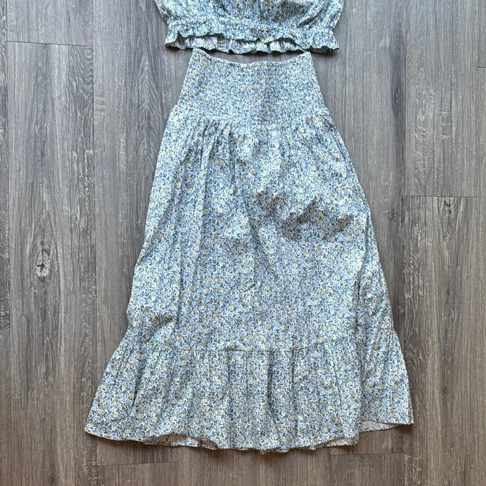 Universal Thread Blue Floral Two-Piece Set – Size Large - Picture 5 of 5